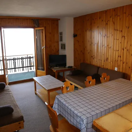 Stunning With Mountain Views Apartment