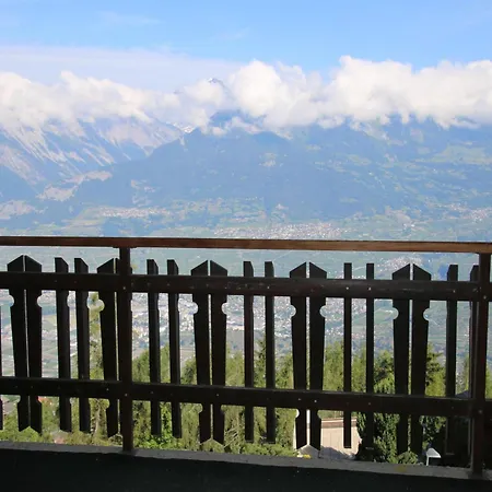 Stunning With Mountain Views