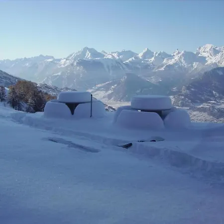 Inviting In ויסונה